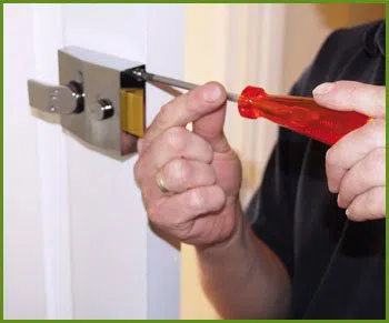 Neighborhood Locksmith Services Bonner Springs, KS 913-214-0746 - 10-lock-smiths